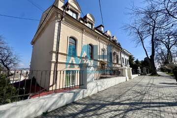 3-к квартира, 72,1 м², 1/2 эт.